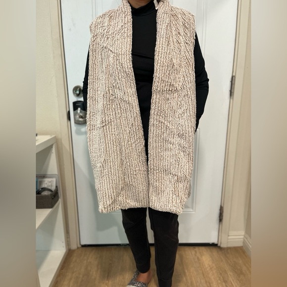 Bobeau Soft and Warm Fur Cardigan Vest - Picture 3 of 6